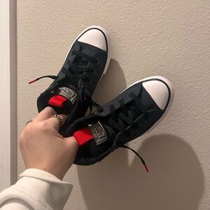 Kids converse